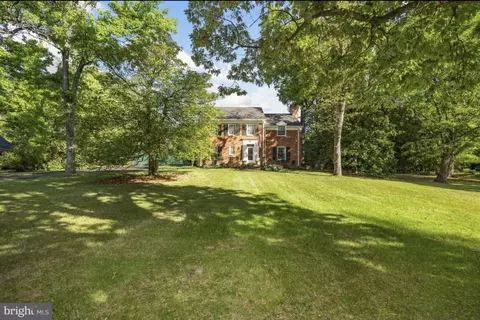 1319 Bishop Ln #NA, Alexandria, VA 22302