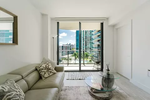101 NE 34th St #1521827P, Miami, FL 33137