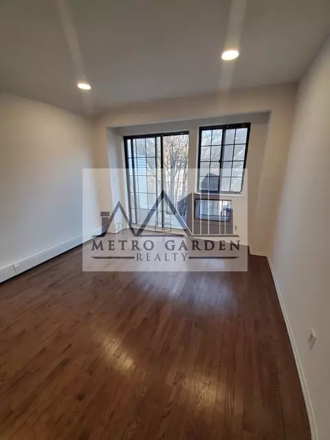 81-18 138th St #3, New York, NY 11435