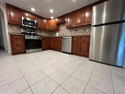 4 Kennedy Ln #47, Milford, MA 01757