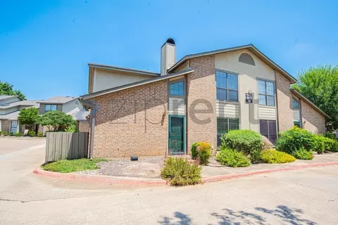 334 W Harwood Rd #A, Hurst, TX 76054