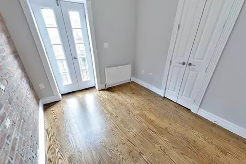 47 12 E 1st St #3R, New York, NY 10003