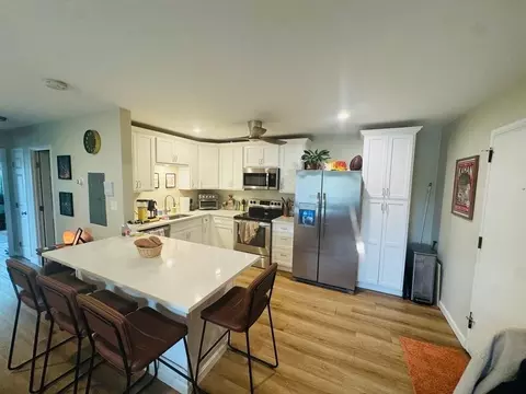 5 Chapel Hill Dr, Plymouth, MA 02360