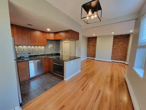 390 Riverway #16, Boston, MA 02115