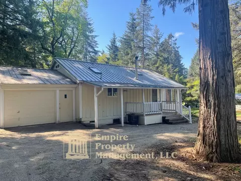 87948 8th St #1, Veneta, OR 97487