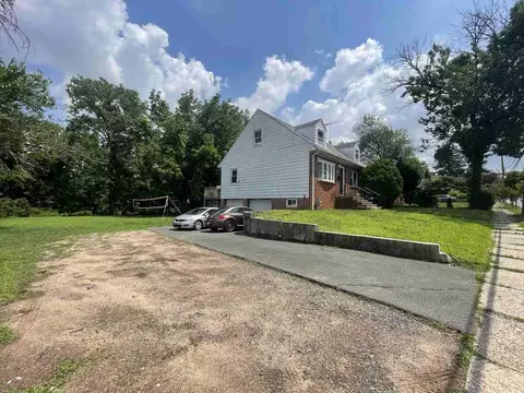 1065 Sayre Rd S, Union, NJ 07083