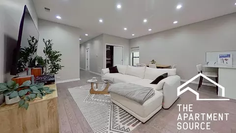 670 N Clark St #3N, Chicago, IL 60654