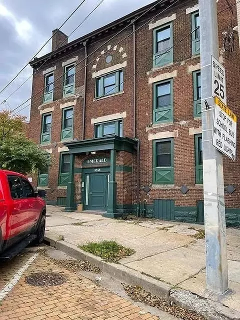 1656 Broadway Ave #301, Pittsburgh, PA 15216
