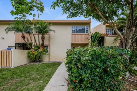 14277 Kendale Lakes Blvd, Kendale Lakes, FL 33183