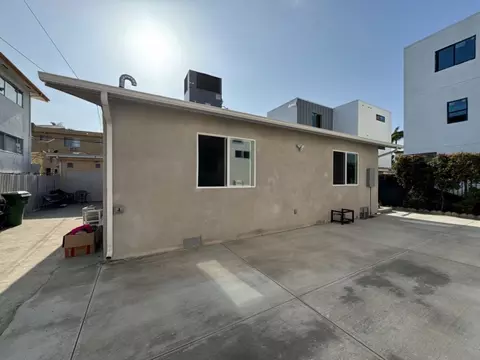 1207 N Kingsley Dr, Los Angeles, CA 90029
