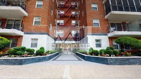 66-15 Thornton Pl #2G, New York, NY 11374