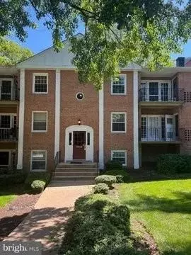 3915 Lyndhurst Dr, Fairfax, VA 22031