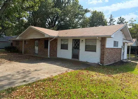 200 Robin Way St, Mount Vernon, TX 75457