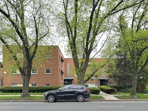 6273 N Cicero Ave #B5, Chicago, IL 60646