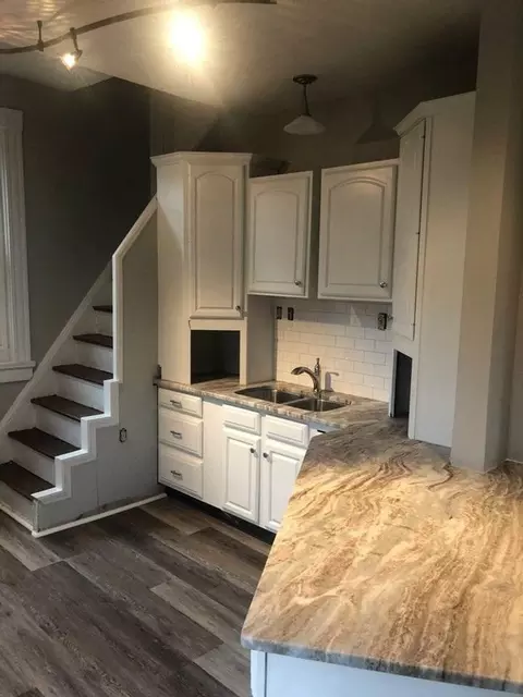 855 Ridgeway Ave, Cincinnati, OH 45229 photo 4