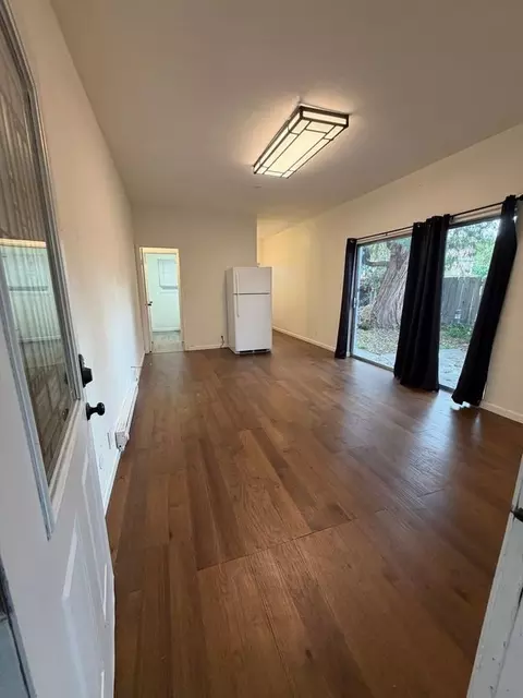234 5th Ave #9, North Fair Oaks, CA 94063