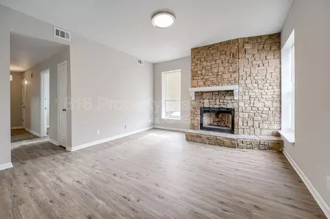 301 Benton Blvd #3, Kansas City, MO 64124