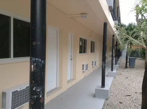 223 NW 12th St, Miami, FL 33136