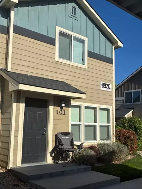 8920 W Shellie Ln, Boise, ID 83704