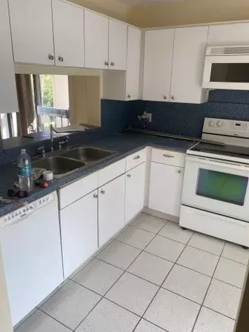 5200 E Club Cir #206, Boca Raton, FL 33487