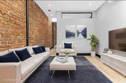 245 E 44th St #25E, New York, NY 10017