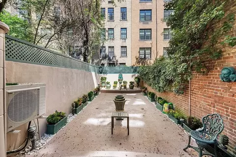 163 E 71st St #1D, New York, NY 10021
