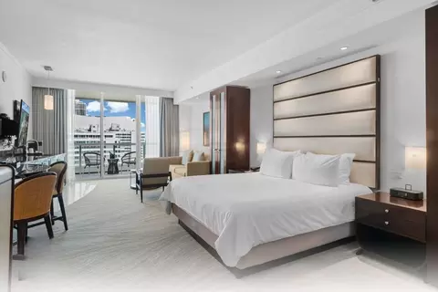 4391 Collins Ave #1325632P, Miami Beach, FL 33140