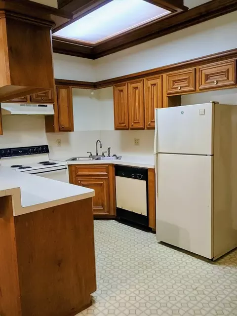 110 N 5th St #4, Crockett, TX 75835