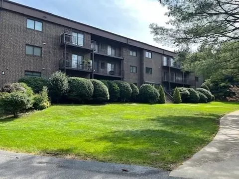 8 Ledgewood Way #10, Peabody, MA 01960