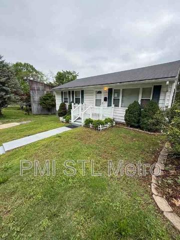 6241 Lorraine Ave, Pine Lawn, MO 63121