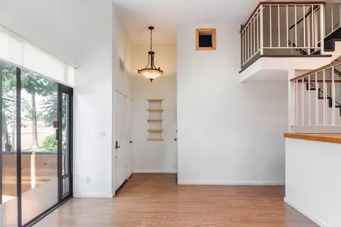 19355 Sherman Way #7, Los Angeles, CA 91335
