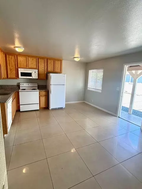 336 E Sycamore St #D, Willows, CA 95988 photo 2