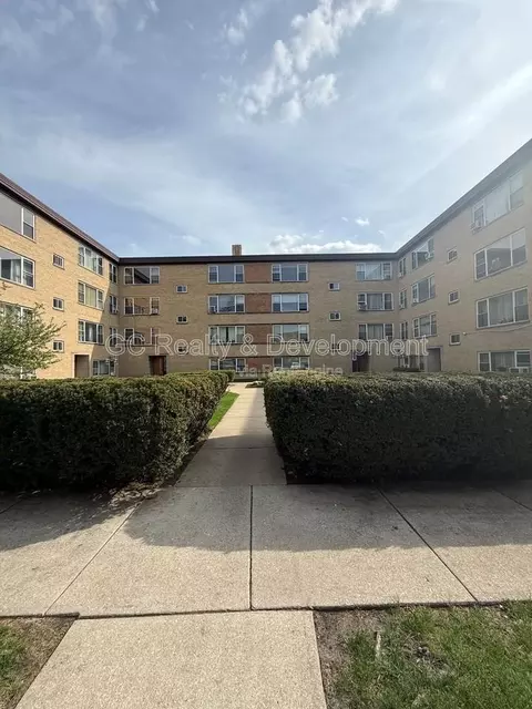 2621 W Fitch Ave #3D, Chicago, IL 60645