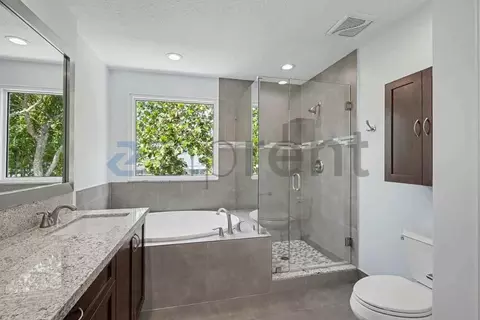 10271 NW 10th Ct, Plantation, FL 33322