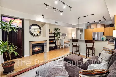 17 W Mercer St #105, Seattle, WA 98119