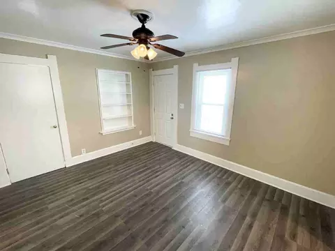 714 E 20th St, Anderson, IN 46016