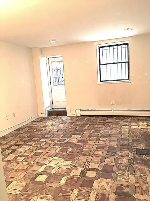 235 E 13th St, New York, NY 10003