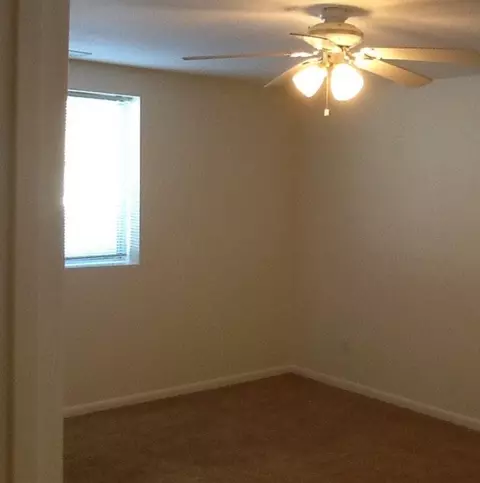 4 Bailiffs Ct #102, Mays Chapel, MD 21093