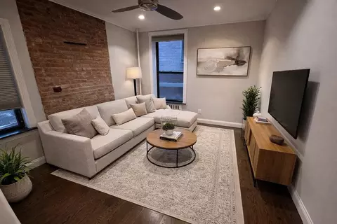 939 2nd Ave #2, New York, NY 10022