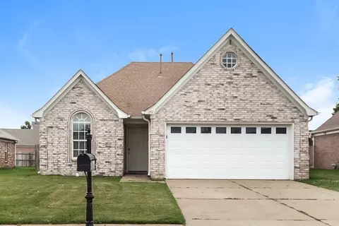 1332 Custer Dr E, Southaven, MS 38671