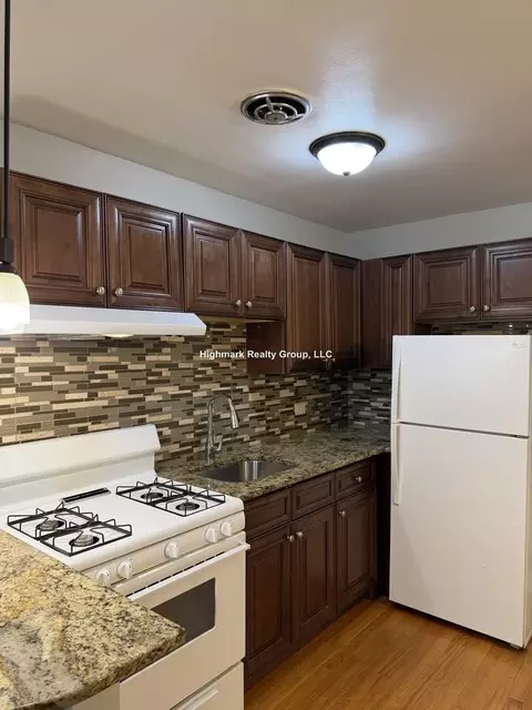 8506 Waukegan Rd #M02, Morton Grove, IL 60053