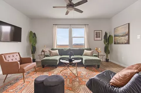 101 Emilie Way UNIT B, Lockhart, TX 78644