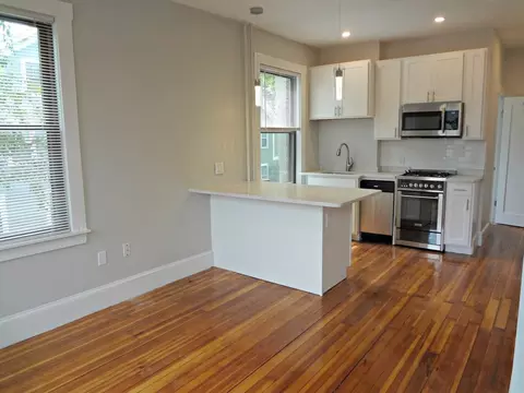 19 Seaverns Ave #2F, Jamaica Plain, MA 02130