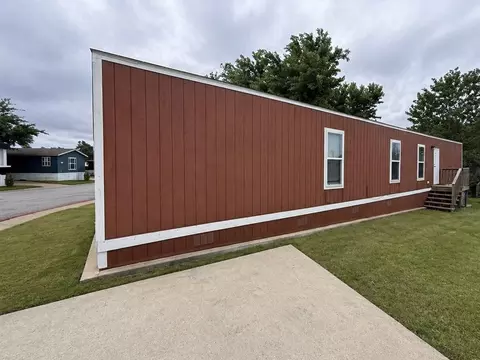 709 N Collins Fwy #113, Howe, TX 75459
