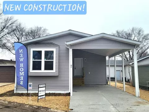 82 Northshore Rd, Elgin, IL 60123