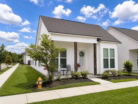 14117 Village Square Ave, Baton Rouge, LA 70818