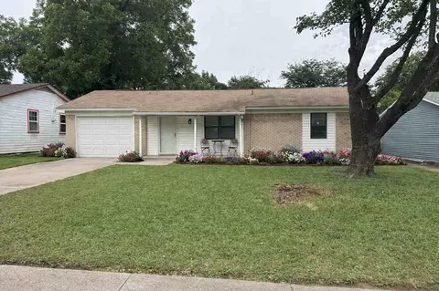 1012 Donley Dr, Euless, TX 76039