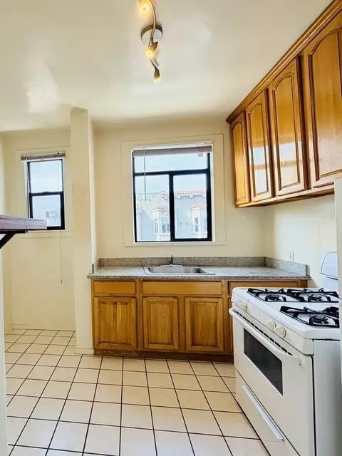 1385 Pine St, San Francisco, CA 94109