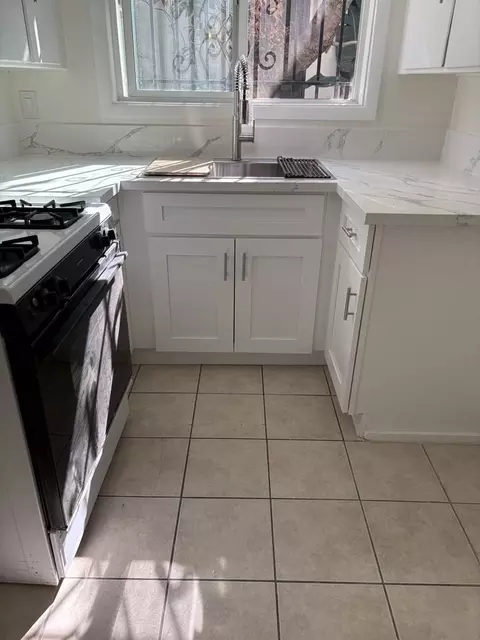 6320 Orange St #2, Los Angeles, CA 90048