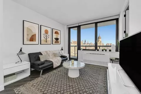 250 E Houston St #5AA, New York, NY 10002